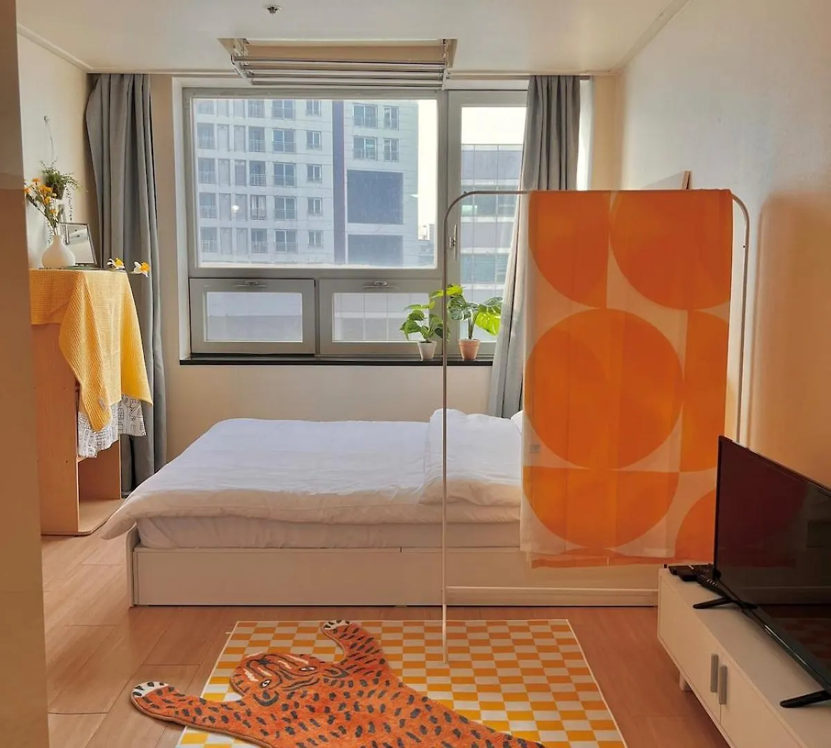 1 # Namyeong Station 2 Minutes # Sookmyung Women'S University Station 4 Minutes # Parking Available # Orange House Seoul